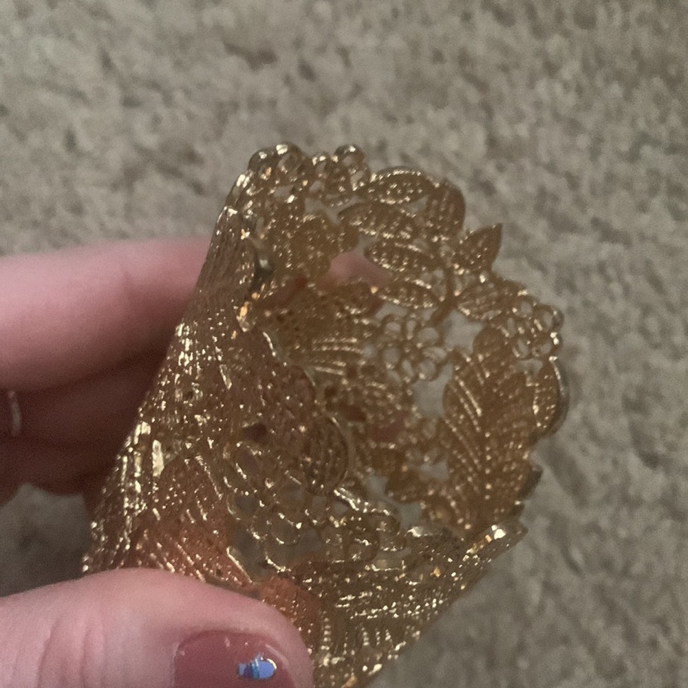 Gold colored cuff - Picture 4 of 6
